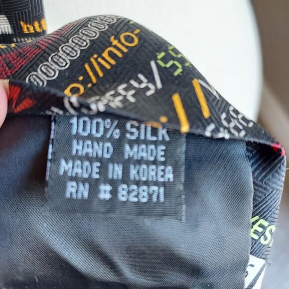 Warner Brothers 1999 y2k Cartoon Character Vintage Silk Tech Web Tie like NEW - Picture 4 of 5